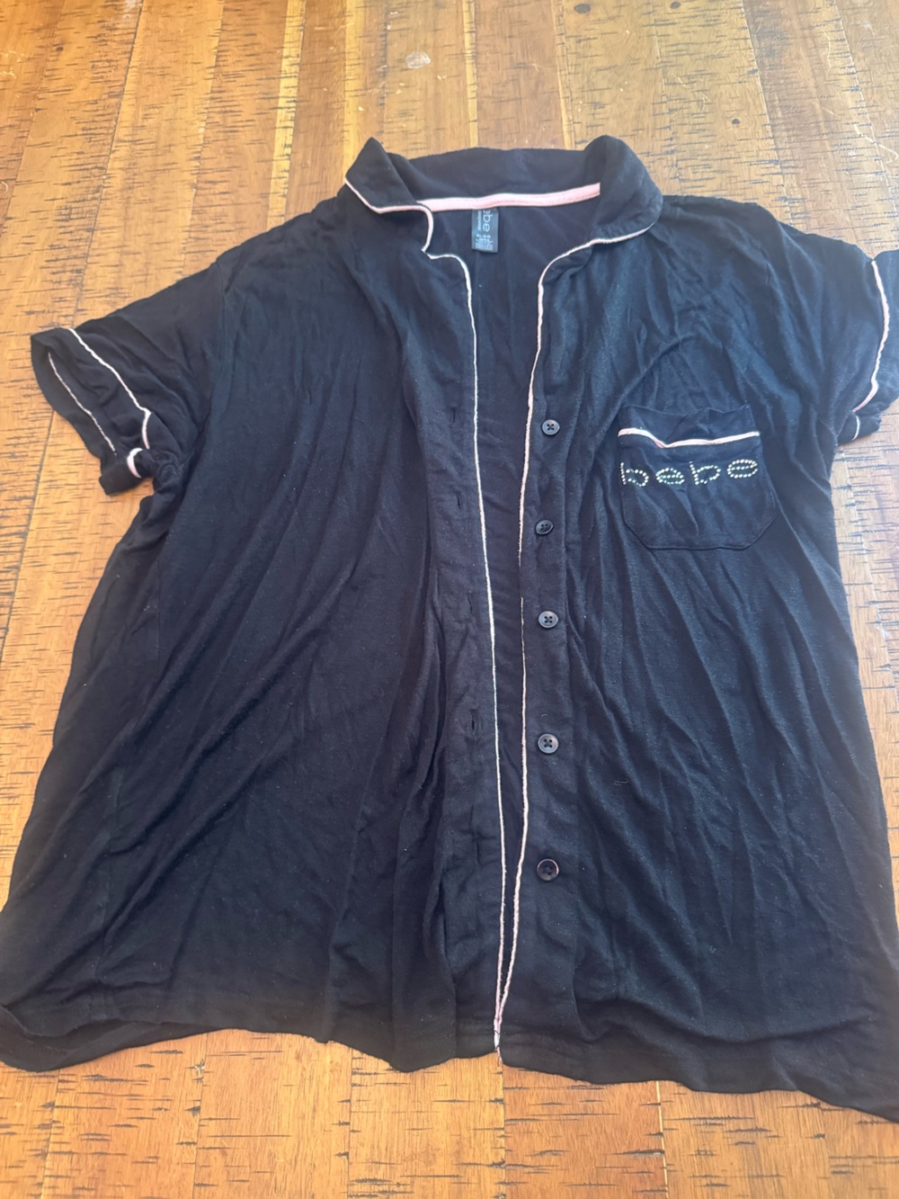 bebe XL Pajamas Black Short-Sleeve Button-Down Shirt with White Piping